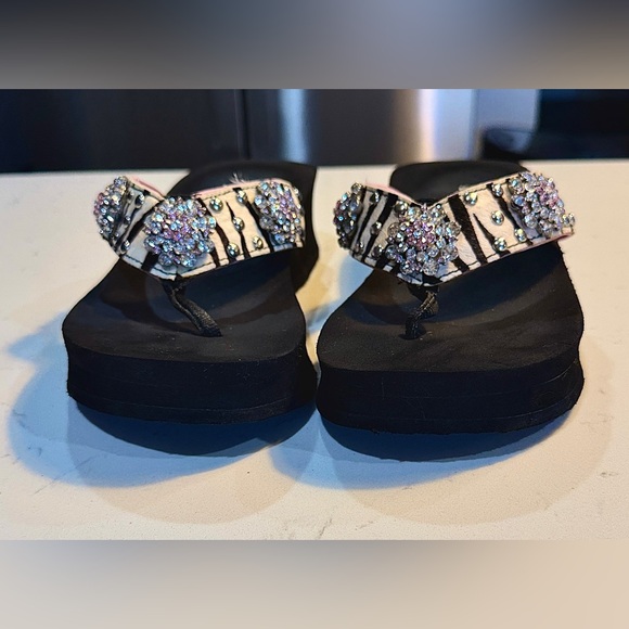 Grazie Leather Animal Print/ Pink/ white Rhinestone details Sandals size 8.5 - Picture 2 of 8